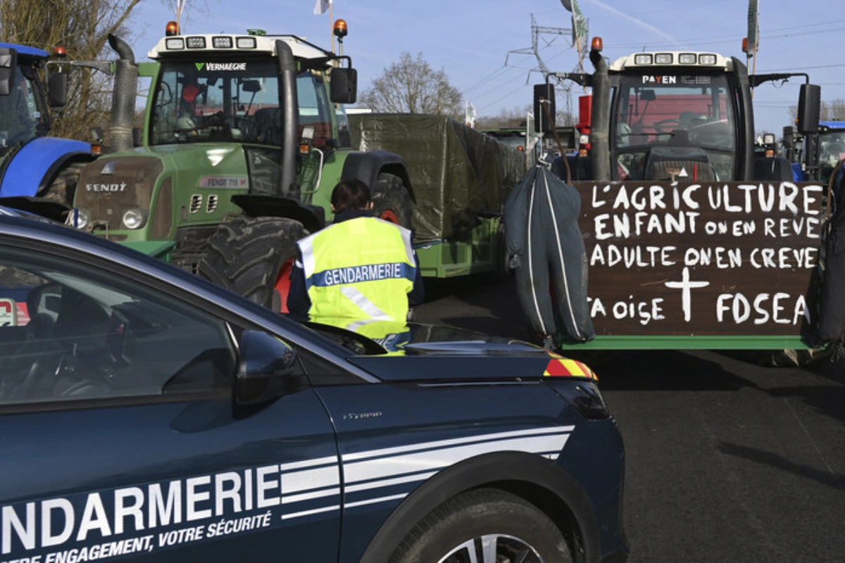 Союз независимых полицейских: во Франции возможны стычки аграриев и силовиков